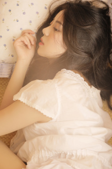 花蒂被吸得异常肿大